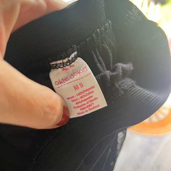 Black and Gold Star Skirt size 5 - Picture 3 of 3